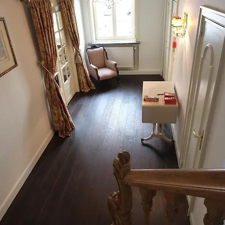 Pand 17 - Charming Bed & Breakfast 3*